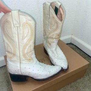 White cowgirl boots